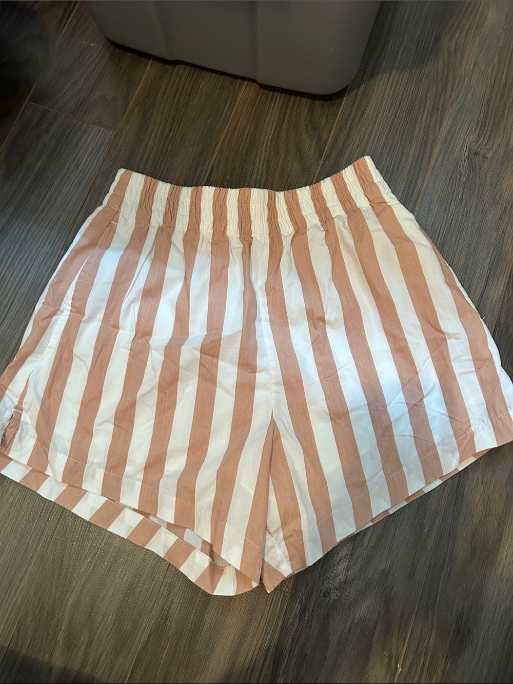 Abercrombie & Fitch Striped Elastic-Waist Shorts - White & Light Brown